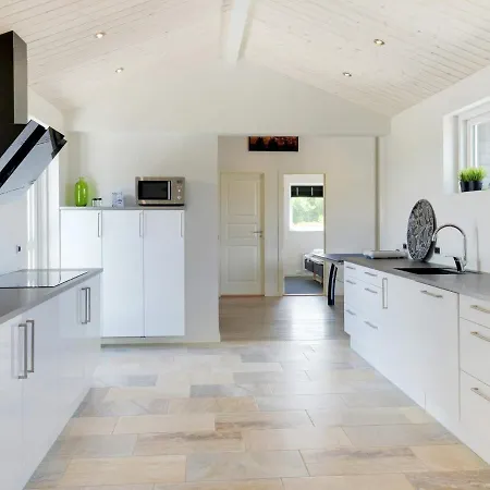 16 Person In Ansager-by Traum * Ansager