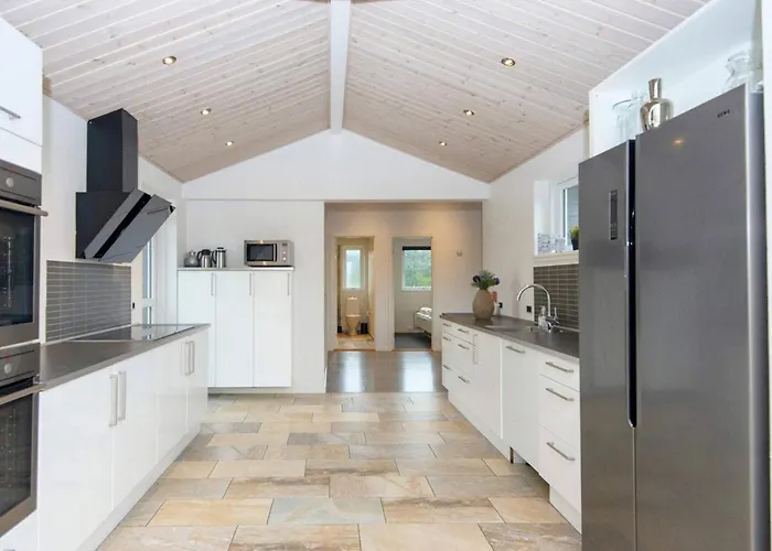 Nyaraló 16 Person In Ansager-by Traum *