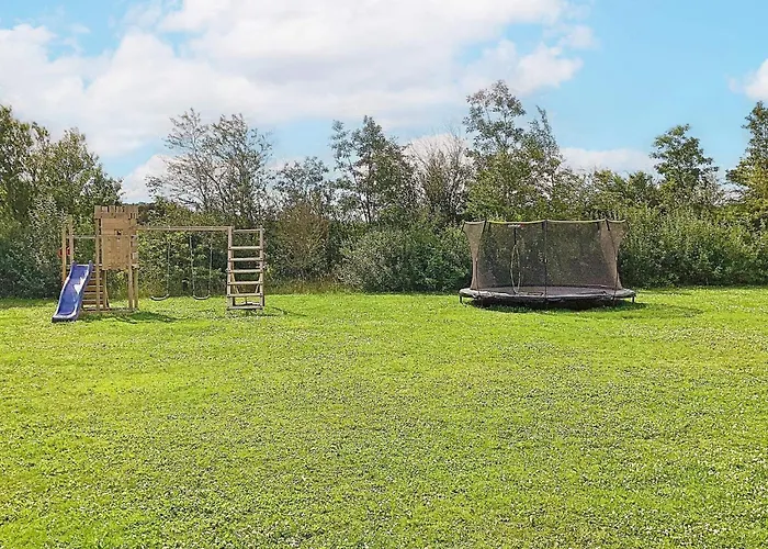 Nyaraló 16 Person In Ansager-by Traum *