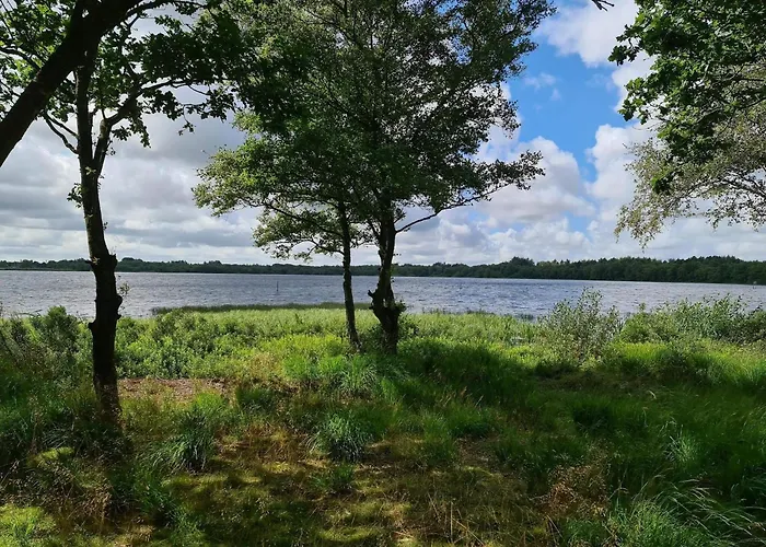 16 Person In Ansager-by Traum Nyaraló *